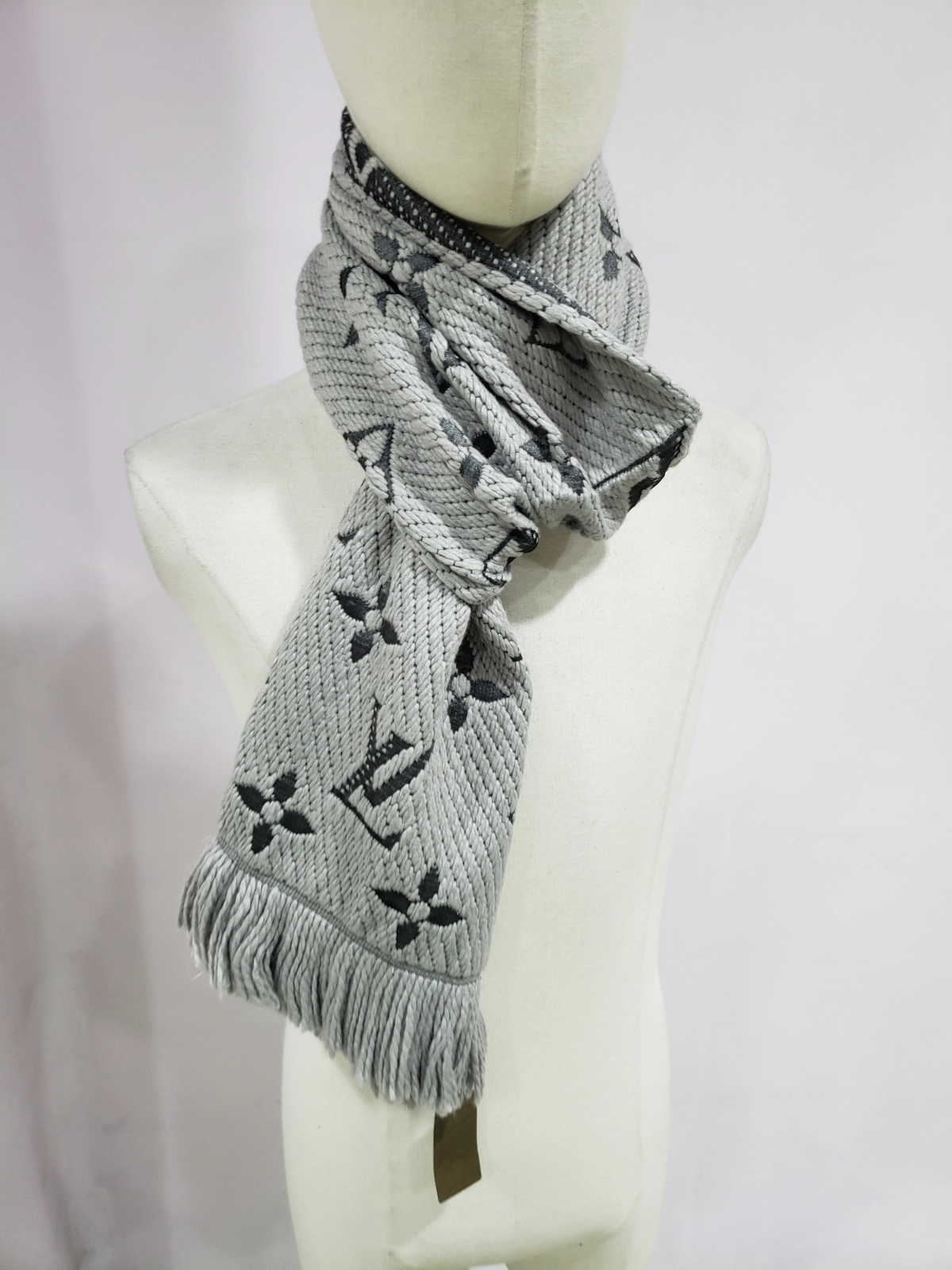 QC Photos For Louis Vuitton Wool Silk Logomania Scarf Pearl Grey