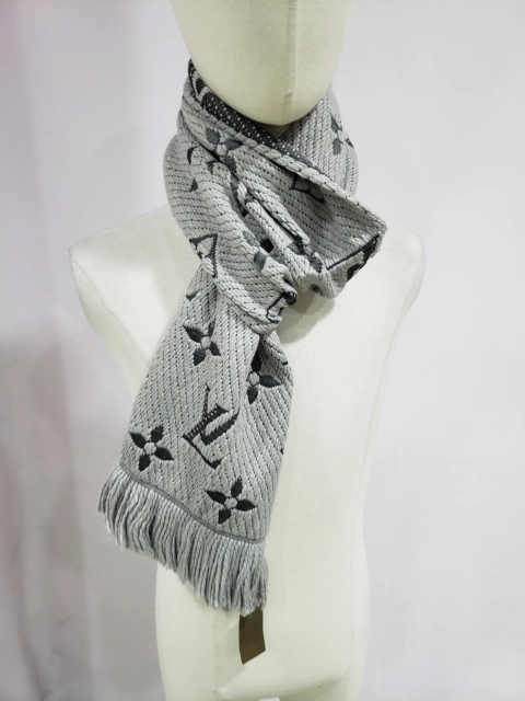 QC Photos For Louis Vuitton Wool Silk Logomania Scarf Pearl Grey