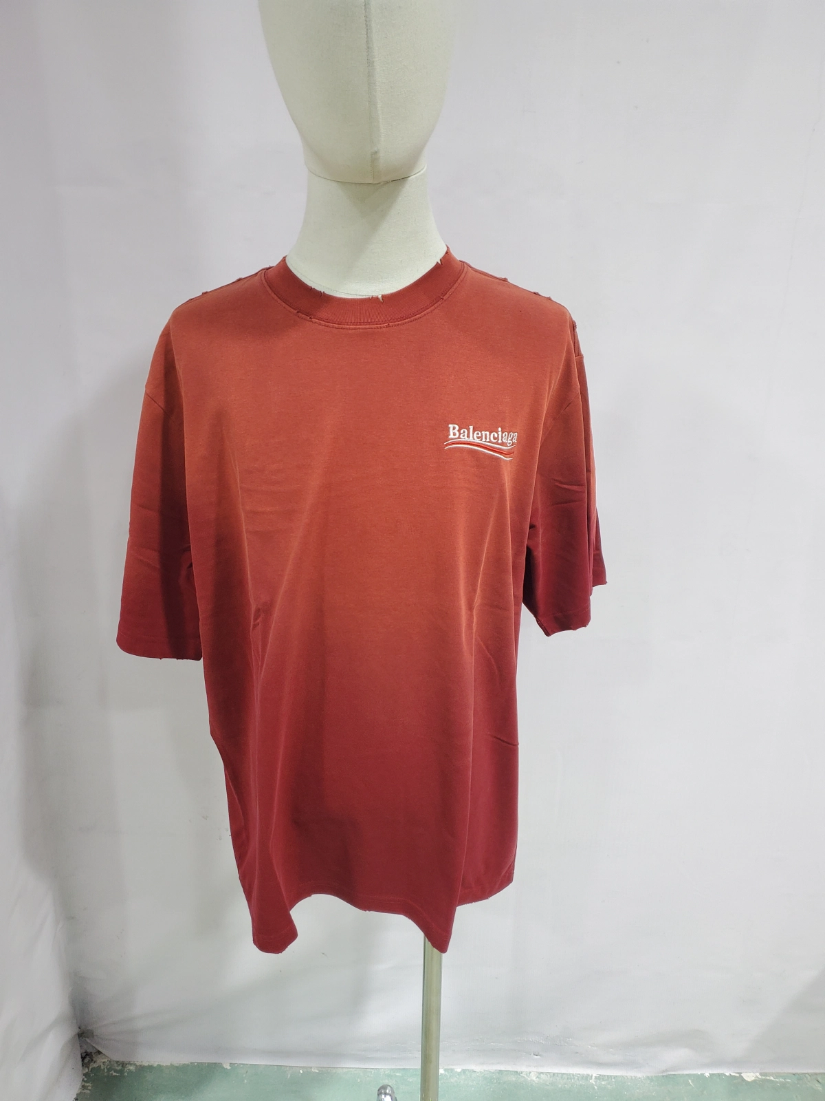 QC Photos For Balenciaga 25ss washed cola embroidery fried color hole short-sleeved T-shirt red