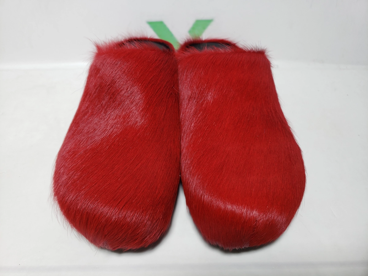 Marni Long hair Calfskin Fussbett Sabot Red 