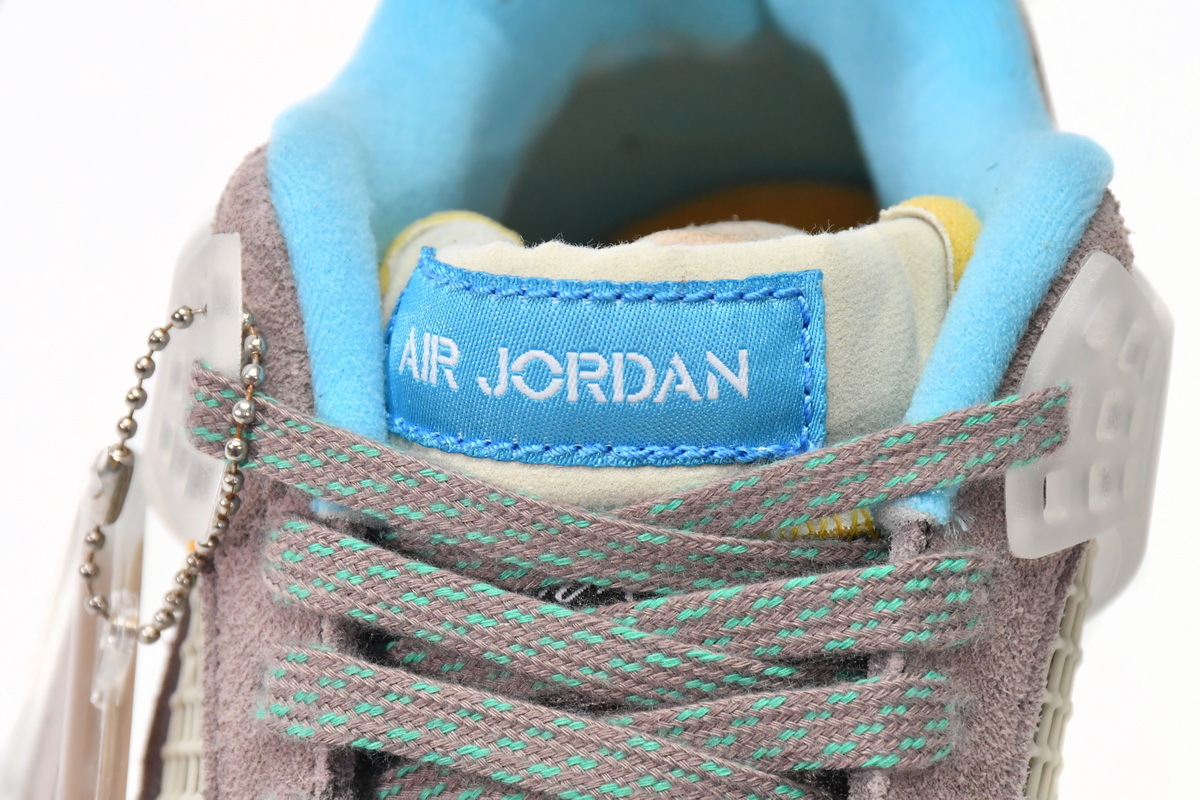 Jordan 4 Union Taupe