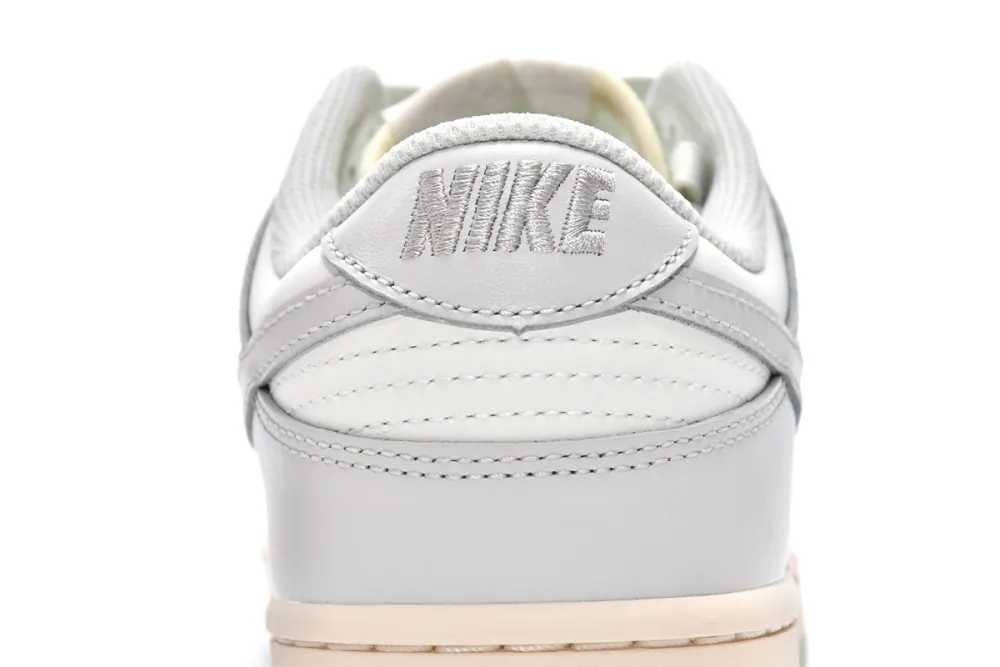 Reps Sneakers Nike Dunk Low Light Bone DD1503-107