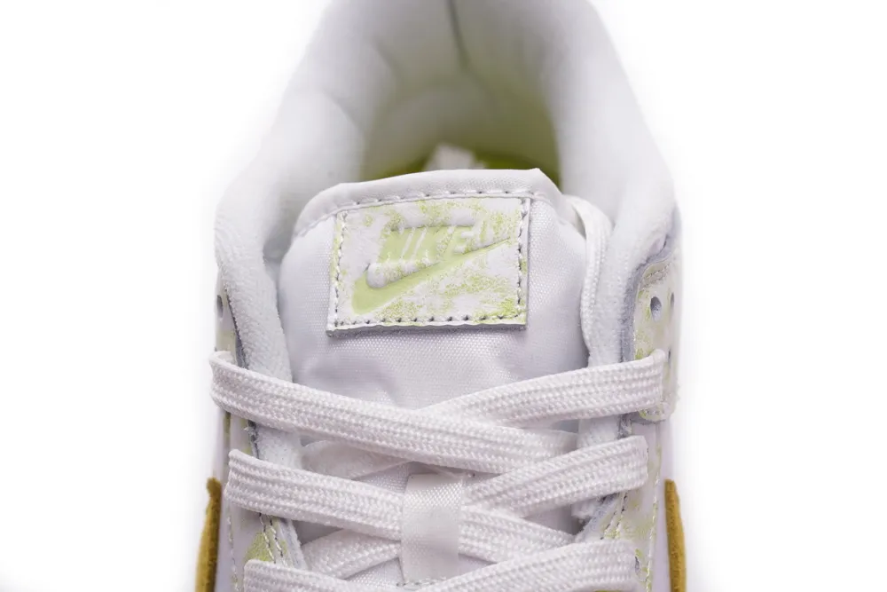 Nike Dunk Low Yellow Strike