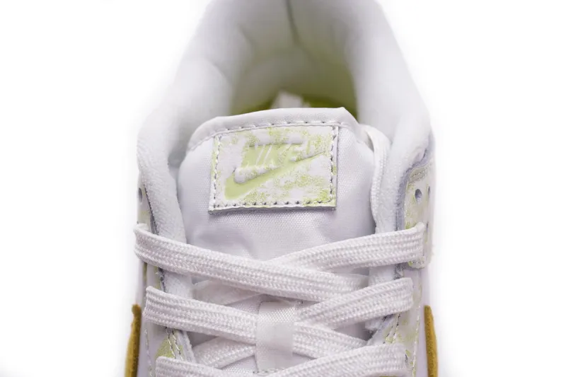 Nike Dunk Low Yellow Strike