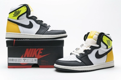 Air Jordan 1 Retro High White Black Volt University Gold Reps Sneaker 555088-118  02