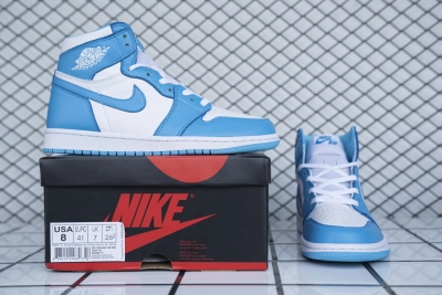 Air Jordan 1 Retro UNC Reps Sneaker 555088-117 01