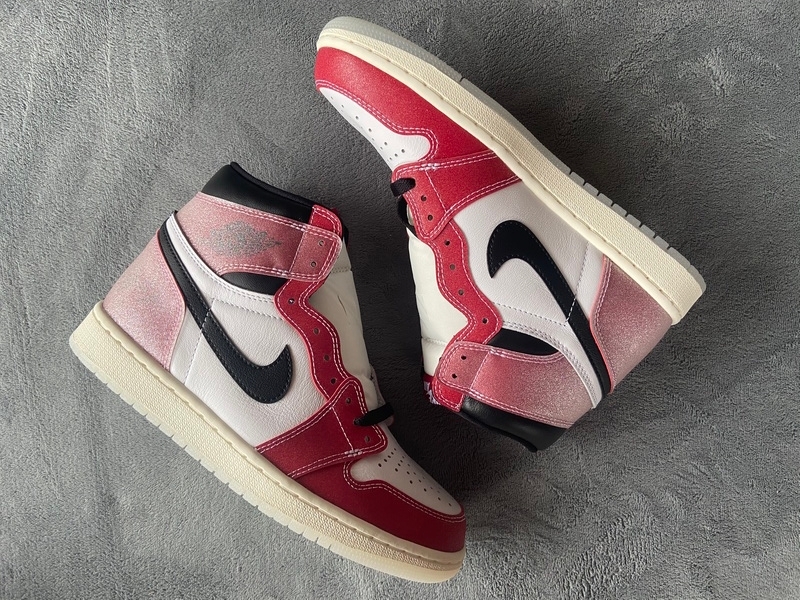 Air Jordan 1 Retro High Trophy Room Chicago Reps Sneaker DA2728-100