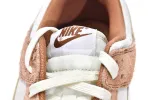 curry dunks low