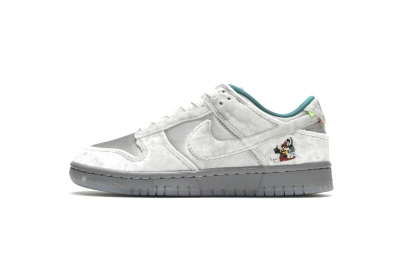 Nike SB Dunk Low Ice Reps Sneaker DO2326-001 01