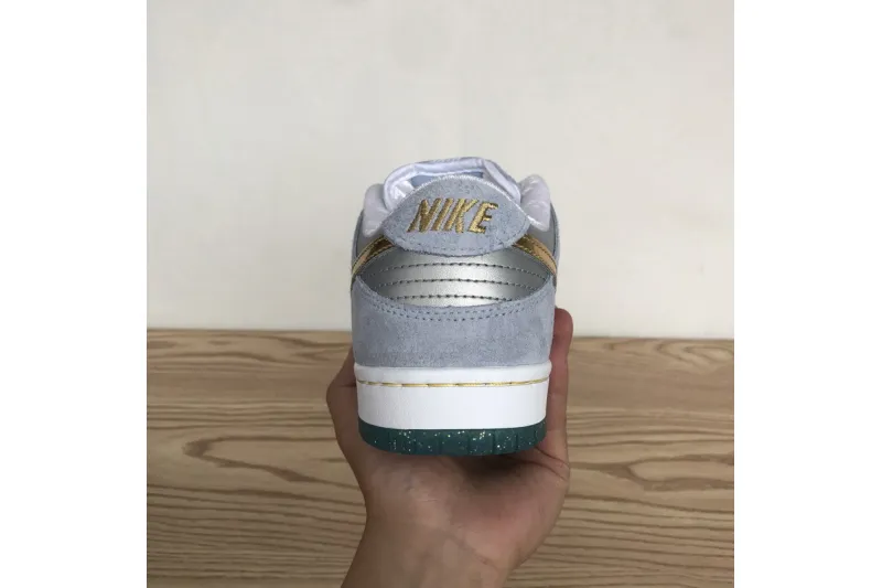 Reps Sneakers Sean Cliver x Nike SB Dunk Low Snow White DC9936-100