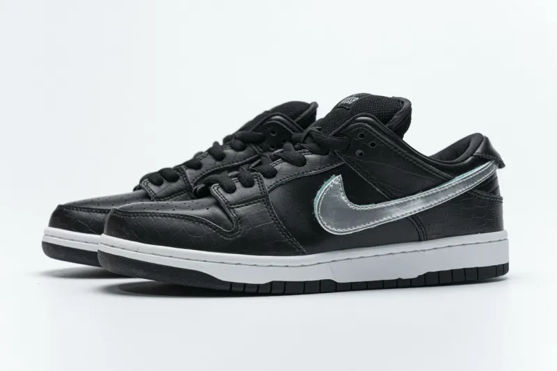 Nike SB Dunk Low Pro OG QS “Black Diamond”