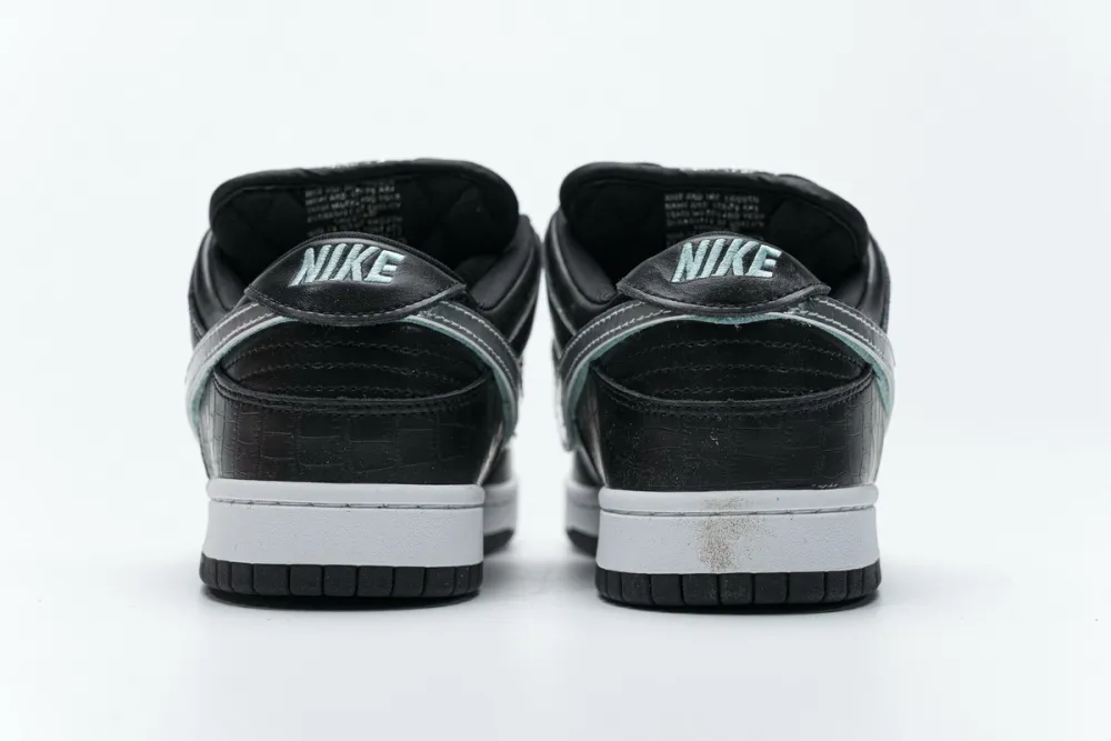 Nike SB Dunk Low Pro OG QS “Black Diamond”