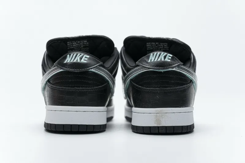 Nike SB Dunk Low Pro OG QS “Black Diamond”