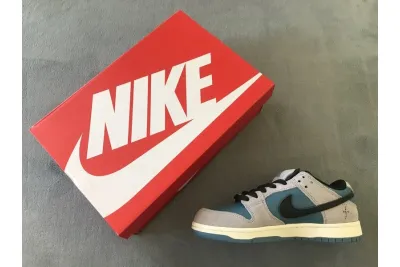 Travis Scott x PlayStation x Nike Dunk Low SP Grey Blue Reps Sneaker CU1726-400 01