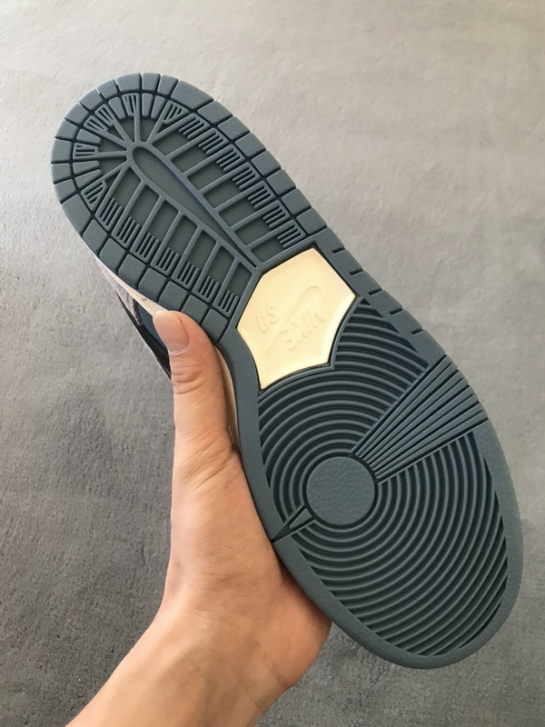 travis playstation dunks