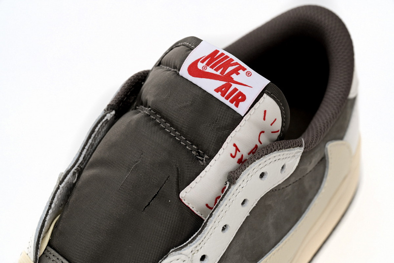 travis scott jordan 1 low reverse mocha replica
