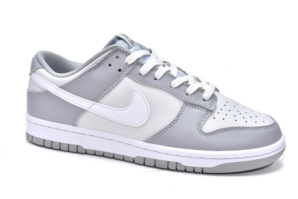 grey and white nike dunks 