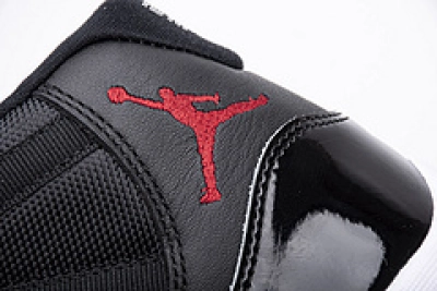 Air Jordan 11 Retro Playoffs Bred 2019 Reps Sneaker 378037-061 02