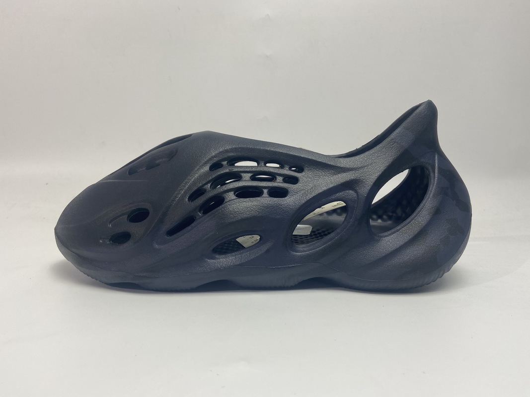 mineral blue foam runner