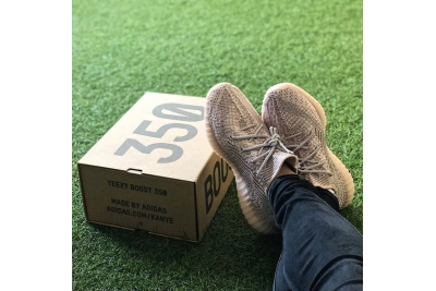 Adidas Yeezy Boost 350 V2 Synth Non-Reflective Reps Sneaker FV5578 01