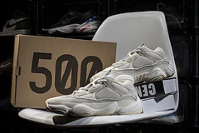  Reps Sneakers Yeezy 500 “Bone White” FV3573 01