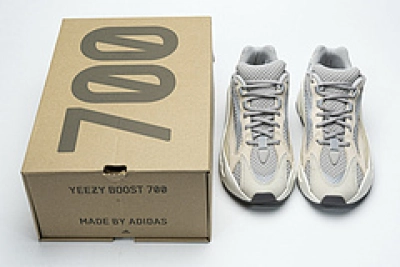  Reps Sneakers  adidas Yeezy Boost 700 V2 “Cream” GY7924 01