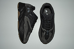  Reps Sneakers Yeezy Boost 700“Utility Black” FV5304