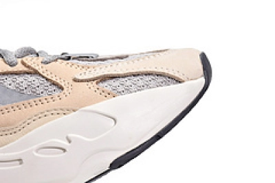 Reps Sneakers  adidas Yeezy Boost 700 V2 Cream GY7924 02