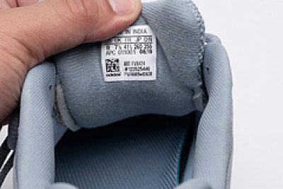 Reps Sneakers  adidas Yeezy Boost 700 V2 “Hospital Blue”Basf Boost  FV8424 02