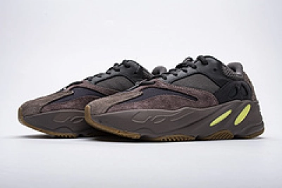 Reps Sneakers Yeezy Boost 700“Mauve” EE9614 01