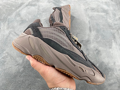 Reps Sneakers  adidas Yeezy Boost 700 V2 Enflame Amber Mauve GZ0724 