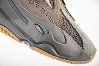 Reps Sneakers  Yeezy Boost 700 V2“Geode”EG6860 02