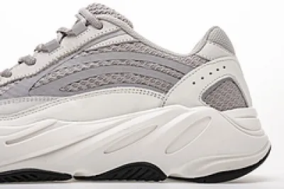  Reps Sneakers Yeezy Boost 700 V2 “Static”EF2829 02
