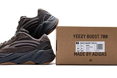 Reps Sneakers Adidas Yeezy Boost 700 V2 “Geode” EG6860 01