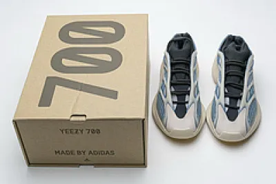 Reps Sneakers  adidas Yeezy 700 V3 “Kyanite” Basf Boost GY0260 01