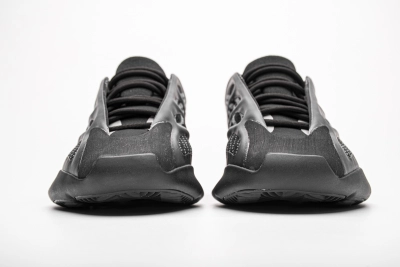 Adidas Yeezy 700 V3 Alvah Reps Sneaker H67799 01