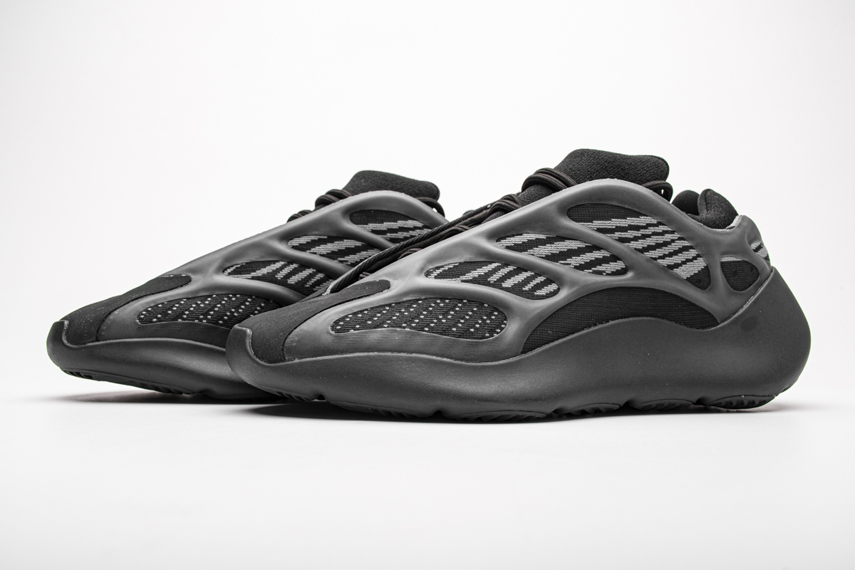 yeezy 700 v3 black