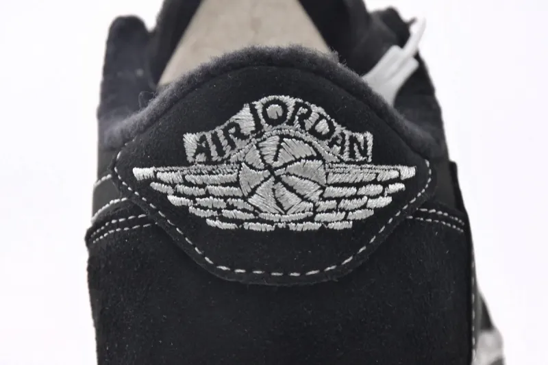travis scott black phantom replica