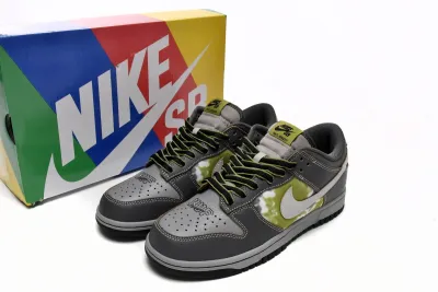 HUF x Nike Dunk Low SB Friends and Family Reps Sneaker FD8775-002 02