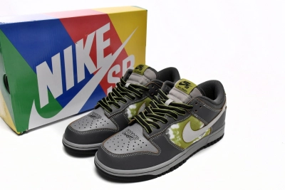 HUF x Nike Dunk Low SB Friends and Family Reps Sneaker FD8775-002 02