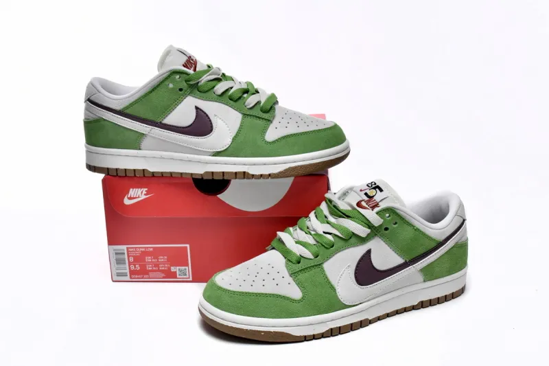 Dunks Low 85 Vlad