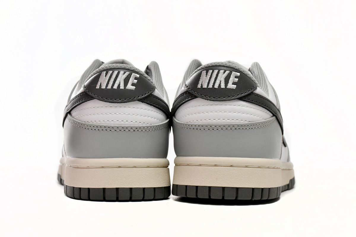 Dunk Low Light Smoke Grey