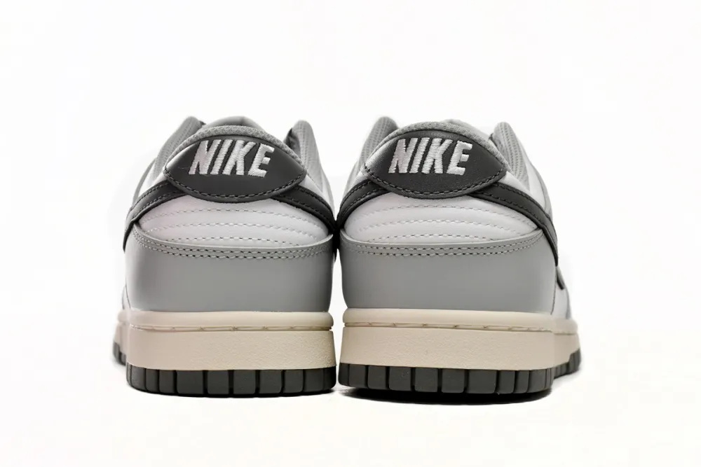 Dunk Low Light Smoke Grey