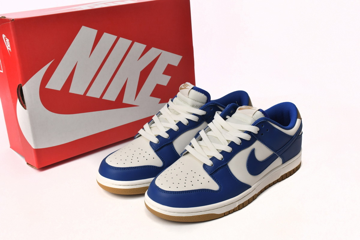 Dunks Low White Blue fake