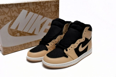 Air Jordan 1 Retro High OG Heirloom Reps Sneaker 555088-202 02