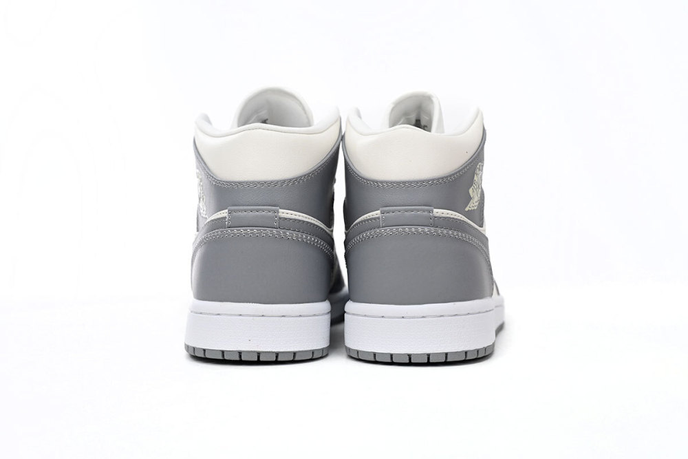 AJ1 Stealth