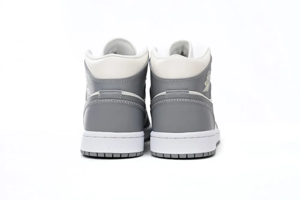 AJ1 Stealth