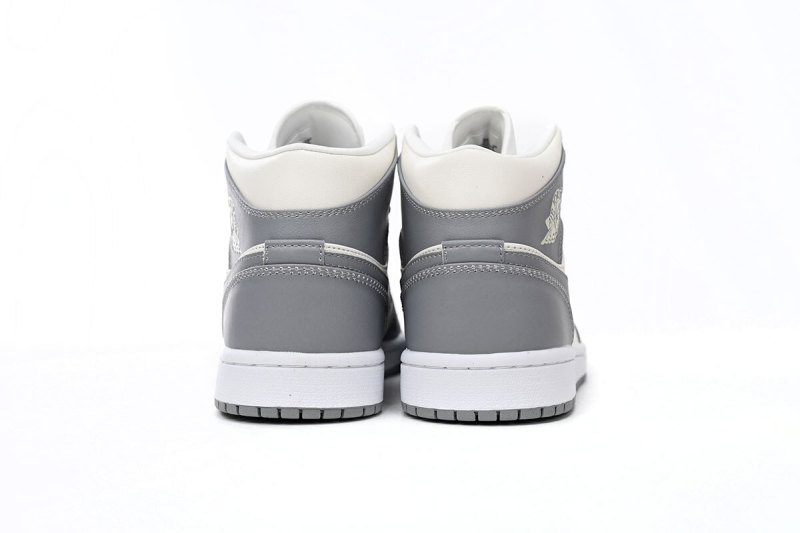 AJ1 Stealth