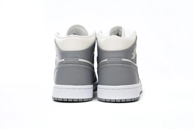 AJ1 Stealth