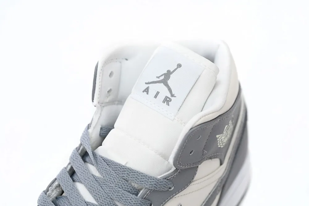 Air Jordan 1 Mid WMNS Stealth